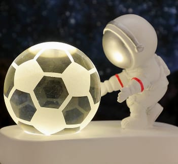 مصباح ليلي على شكل كرة كريستالية لرائد فضاء | مصباح طاولة بقاعدة مضيئة LED وزينة مكتبية كهدية